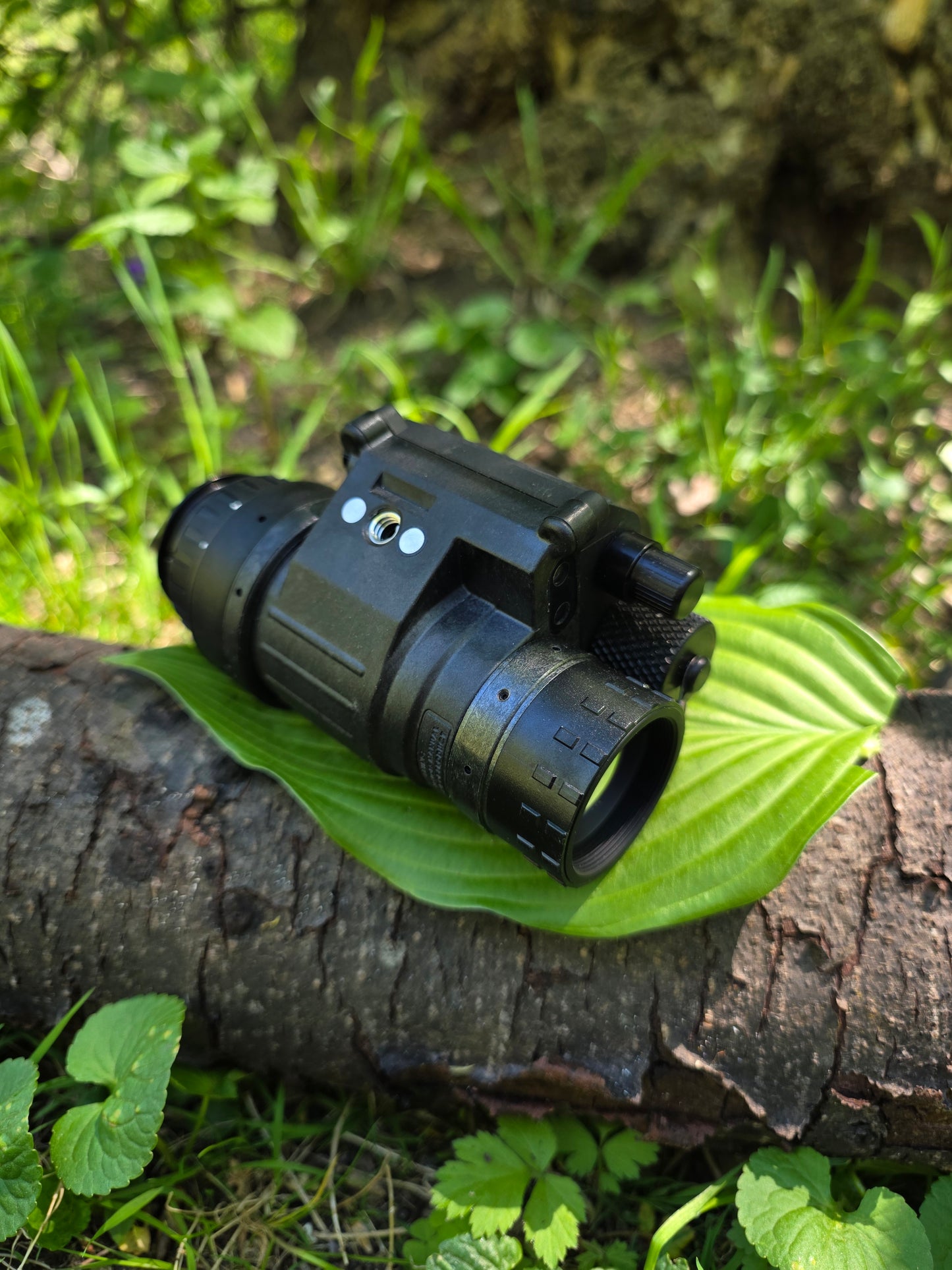 Photonis high gain green phosphor PVS-14